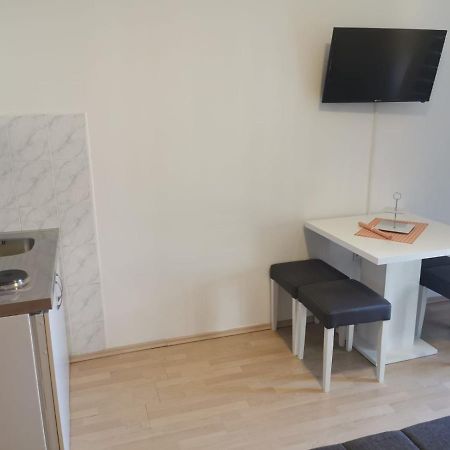 Apartments Ivi Vir Luaran gambar