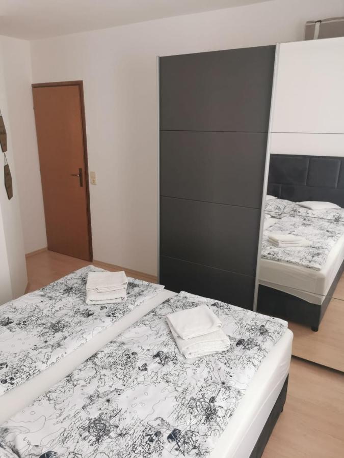 Apartments Ivi Vir Luaran gambar