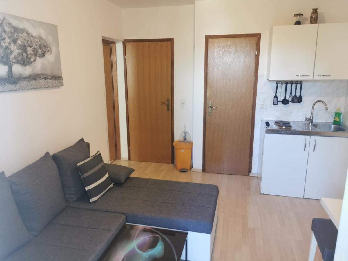Apartments Ivi Vir Luaran gambar